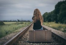 Εφηβεία: το φάντασμα που στοιχειώνει γονείς και εκπαιδευτικούς teen traveling