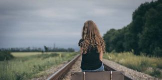 Εφηβεία: το φάντασμα που στοιχειώνει γονείς και εκπαιδευτικούς teen traveling